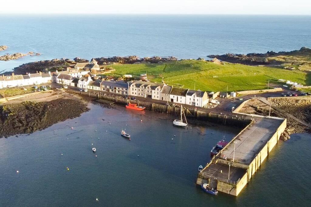 Isle of Whithorn 3 Bedroom Townhouse Right On The Harbour מראה חיצוני תמונה