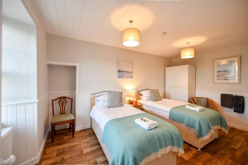 Isle of Whithorn 3 Bedroom Townhouse Right On The Harbour מראה חיצוני תמונה