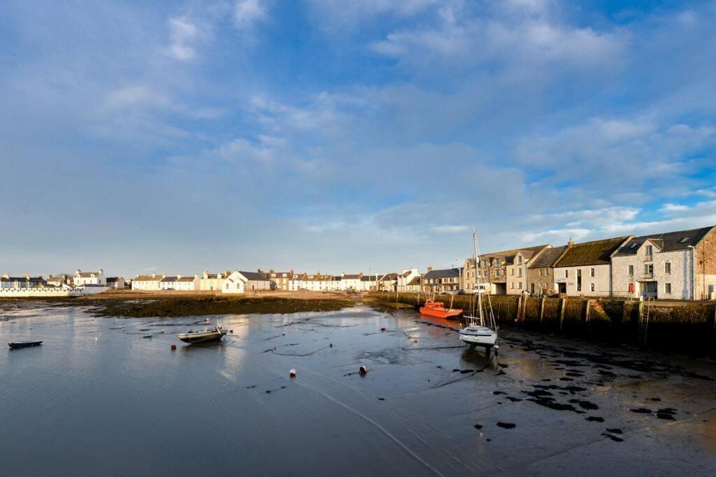 Isle of Whithorn 3 Bedroom Townhouse Right On The Harbour מראה חיצוני תמונה